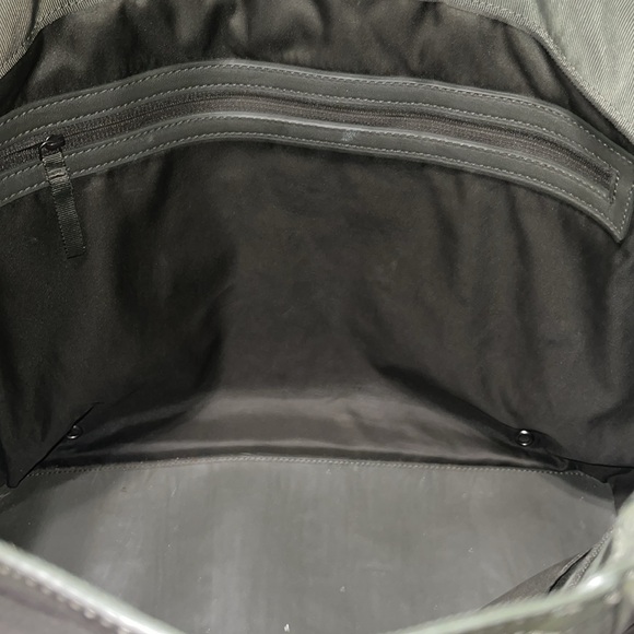 Lululemon All Day Tote - Picture 13 of 16